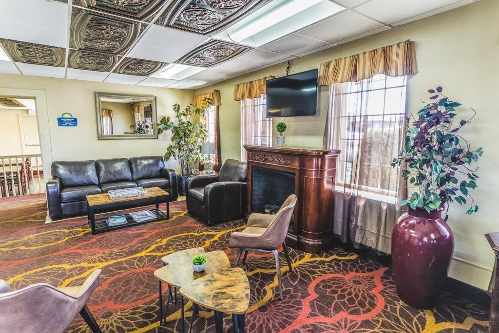 Days Inn By Wyndham Montrose Extérieur photo