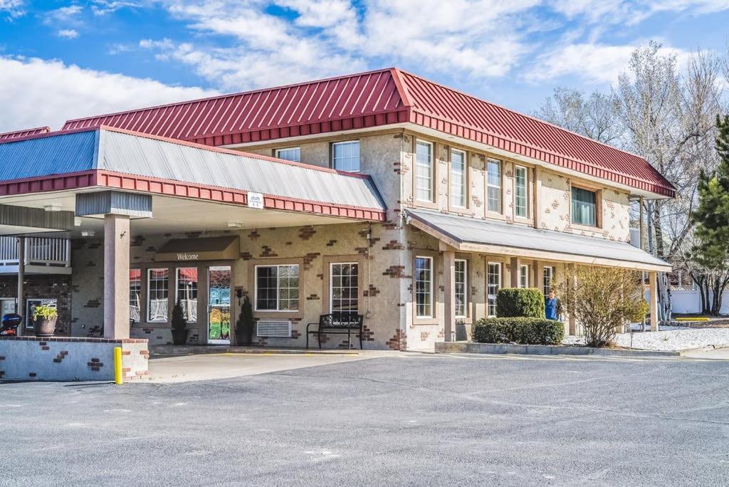 Days Inn By Wyndham Montrose Extérieur photo