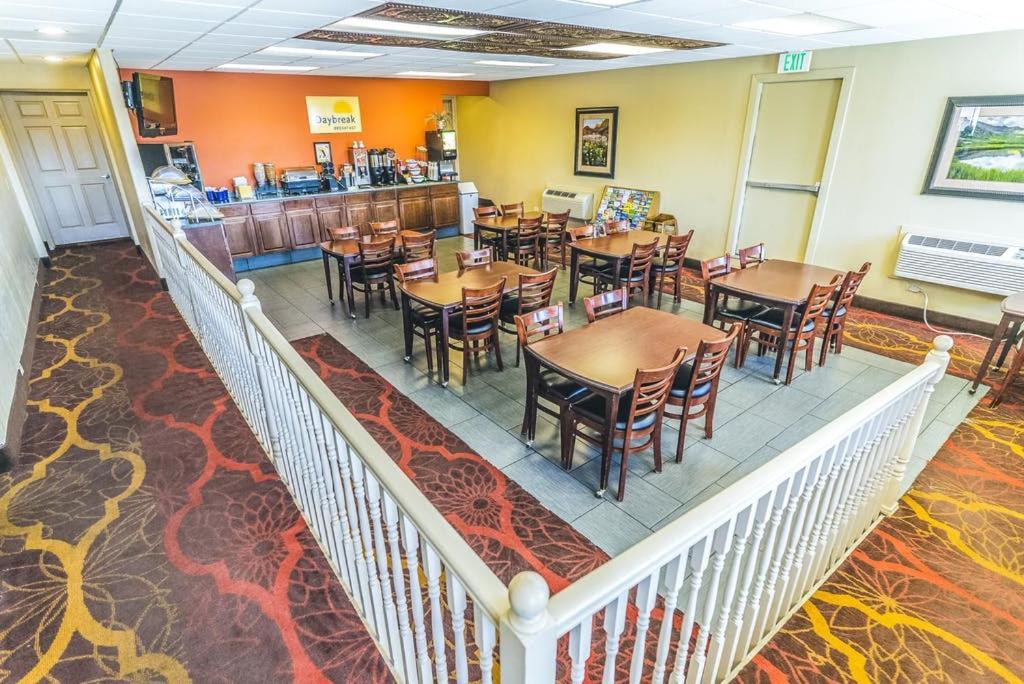 Days Inn By Wyndham Montrose Extérieur photo