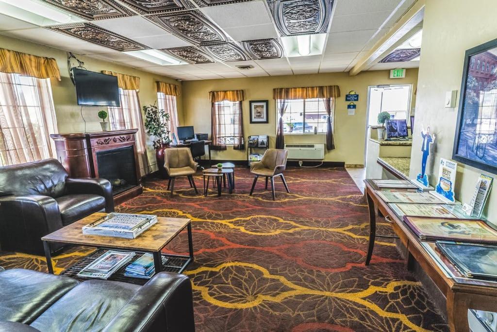 Days Inn By Wyndham Montrose Extérieur photo