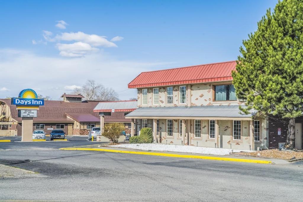 Days Inn By Wyndham Montrose Extérieur photo