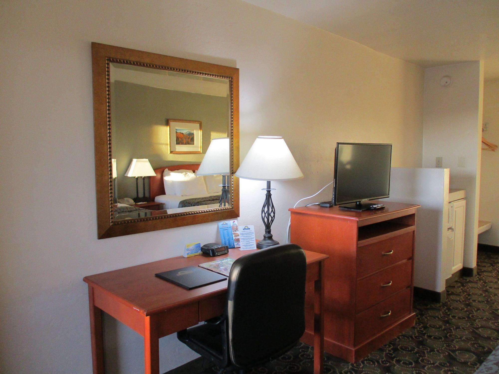 Days Inn By Wyndham Montrose Extérieur photo