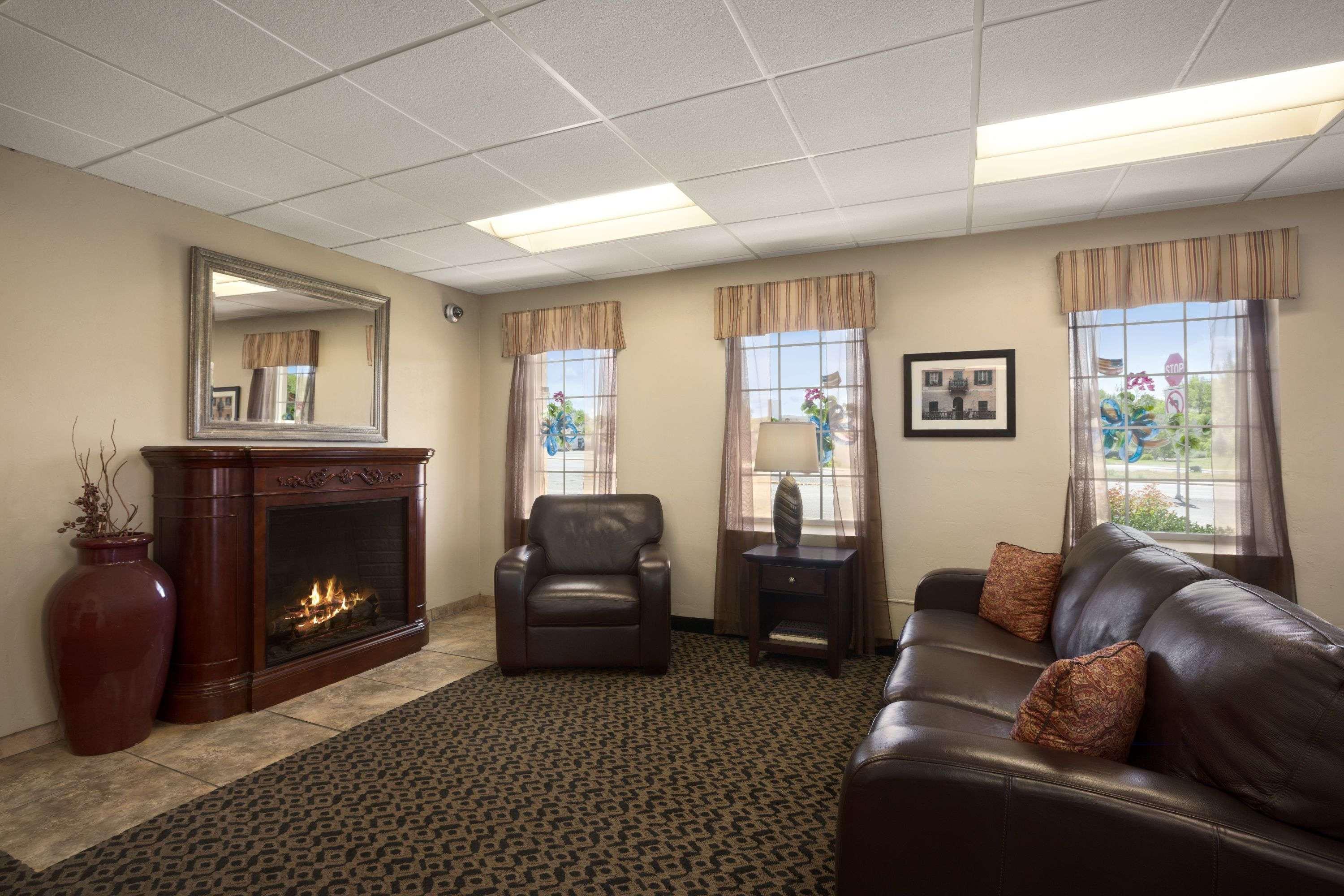 Days Inn By Wyndham Montrose Extérieur photo